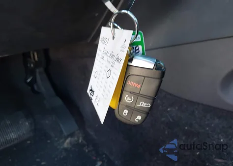 2018 Jeep Grand Cherokee High Altitude 4X2 from USA, damaged, VIN 1C4RJECG2JC197134